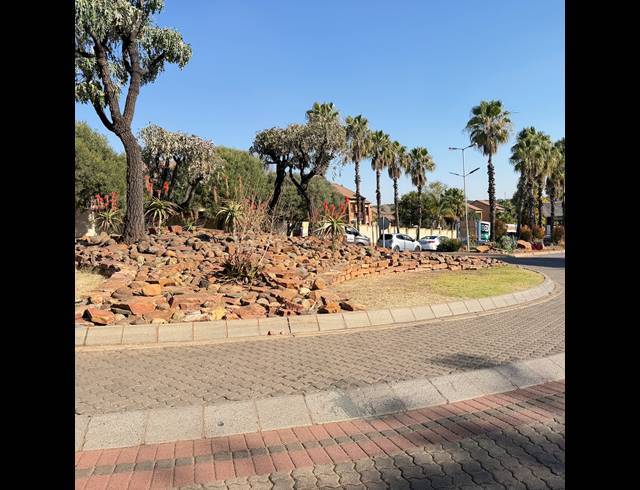 2 BEDROOM CLUSTER FOR SALE IN MOOIKLOOF RIDGE